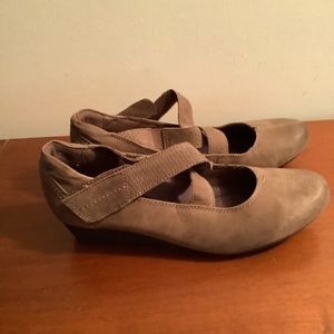 ROCKPORT Mink Brown Suede Shoes (NWOT)